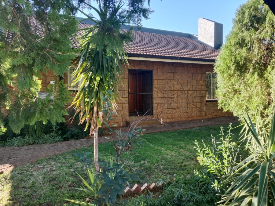 3 Bedroom Property for Sale in Kuruman Northern Cape
